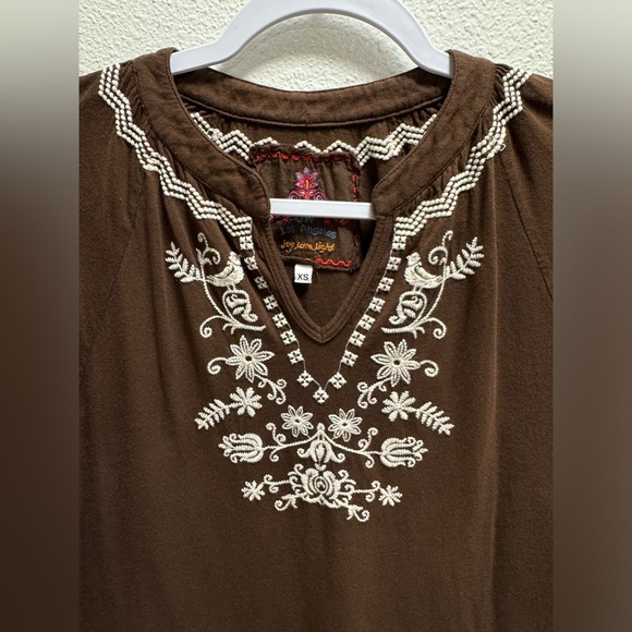Johnny Was Tunic Blouse Embroidered Floral Birds Quarter Sleeve Cotton Brown XS - Picture 5 of 9